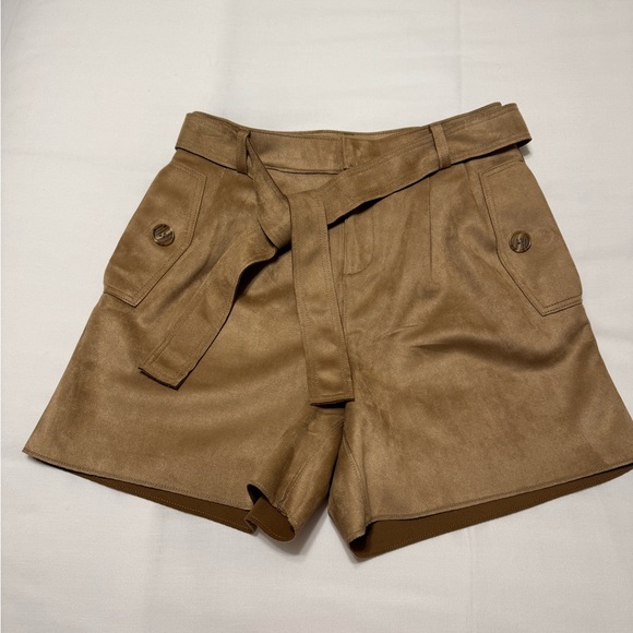 Chic Tan Suede Shorts with Belt - Picture 1 of 4